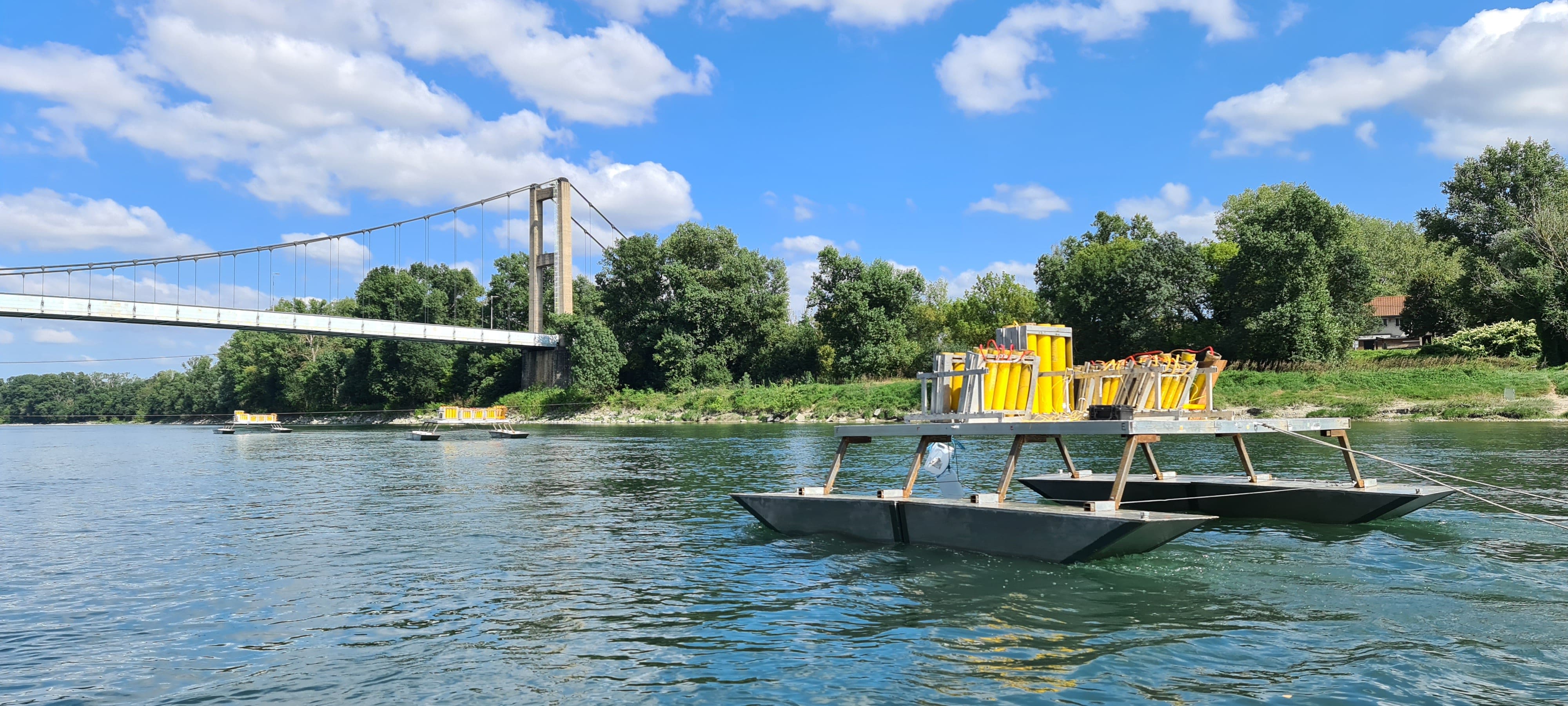 Artï Dream - Mortiers installées sur barge, Vernaison 2021